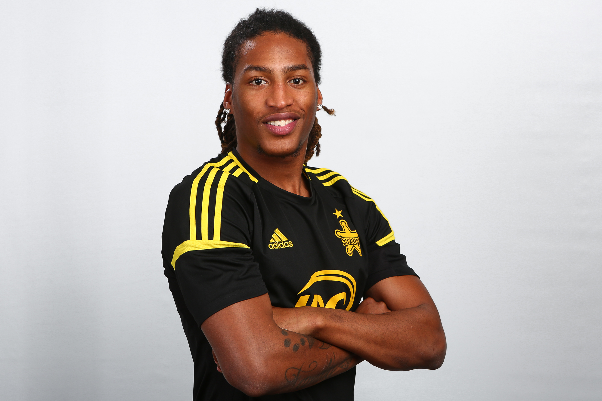 http://www.fc-sheriff.com/footballers/zherson-leal-rodriges-1/zherson-leal-rodriges-1.jpg