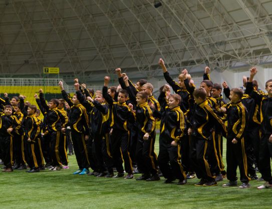 Academia  de futbol   "Sheriff" invita a los niños para los estudios de manera adicional