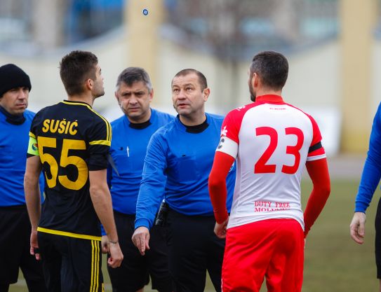 Banari  va a juzgar el partido en Orhei