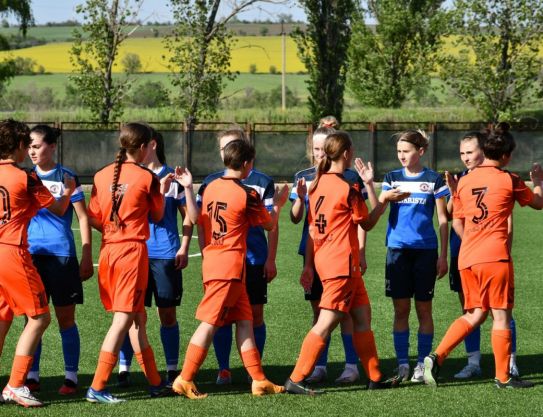 Las muchachas empezaron con una victoria