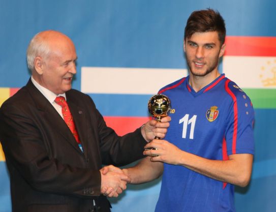 Eugen Rebenja recibió el premio individual en la "Copa de la CEI"