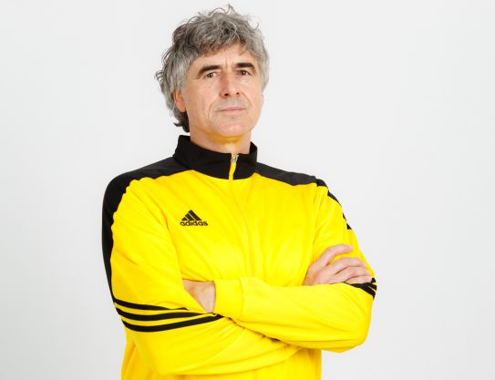 Entrenador principal de la  Academia de fútbol se hizo Luka Pavlovic