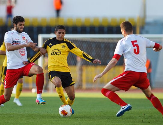 The match FC Sheriff - FC Milsami observed by five referees