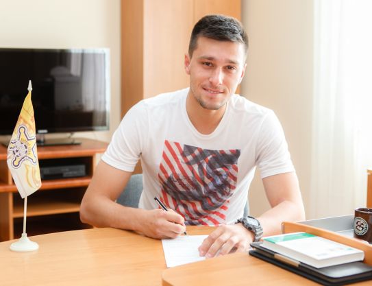 Mihajlo Cakic signed the contract with FC Sheriff