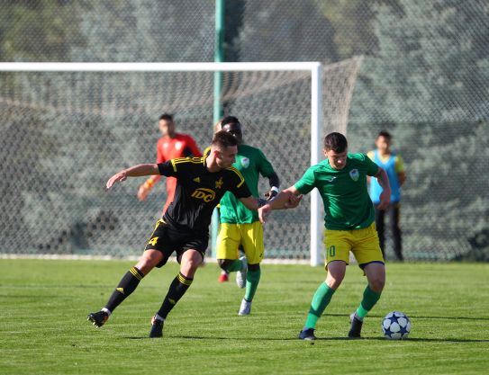 Los jóvenes ganan el derby