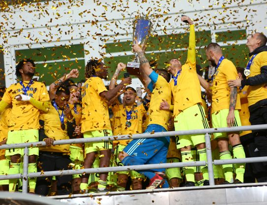 Oficialmente somos  primeros