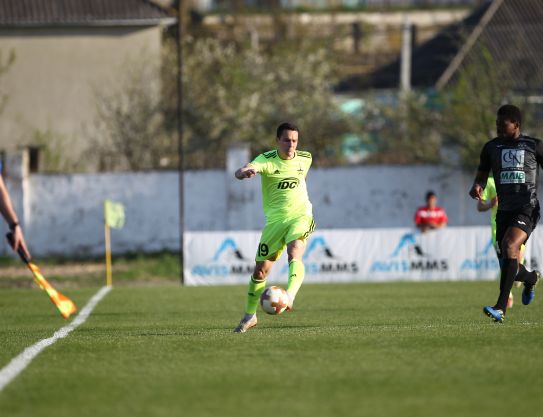 De un partido al  otro por el mismo escenario