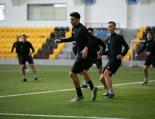 Victoria en el primer partido de prueba