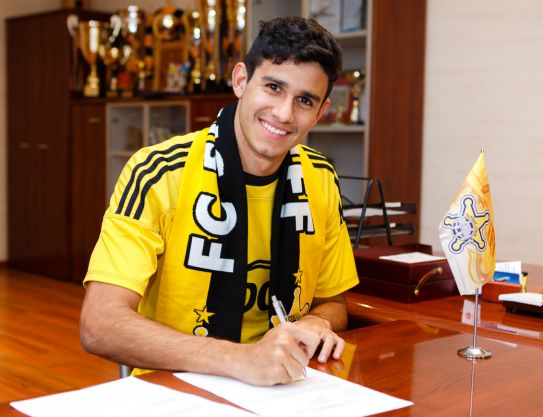 Sheriff contrato  a Victor Oliveira