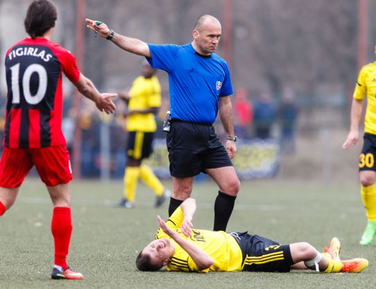 Stoyanov referee team in Ghidighici