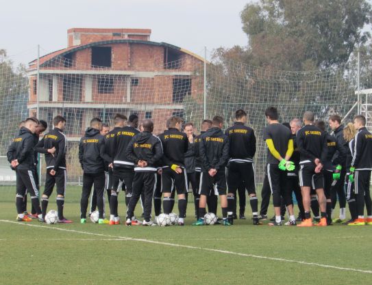 Esperando el primer partido