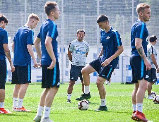 Zenit trains in Tiraspol